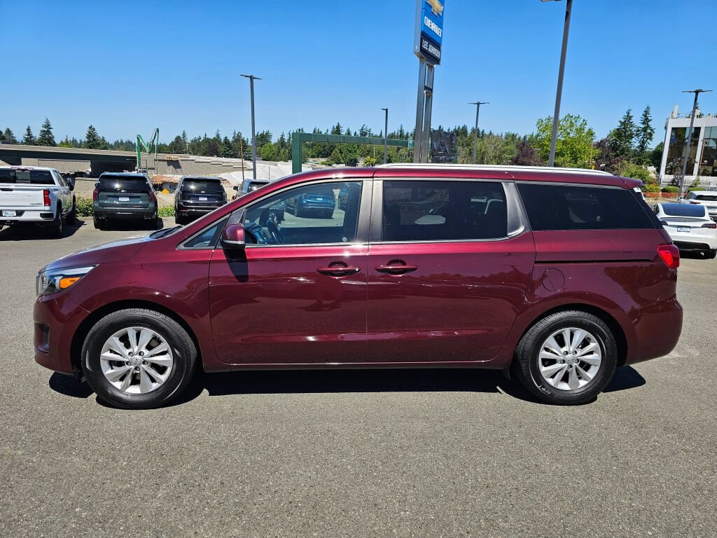 Used 2017 Kia Sedona LX w/ LX Essentials Premium Package FWD image 8