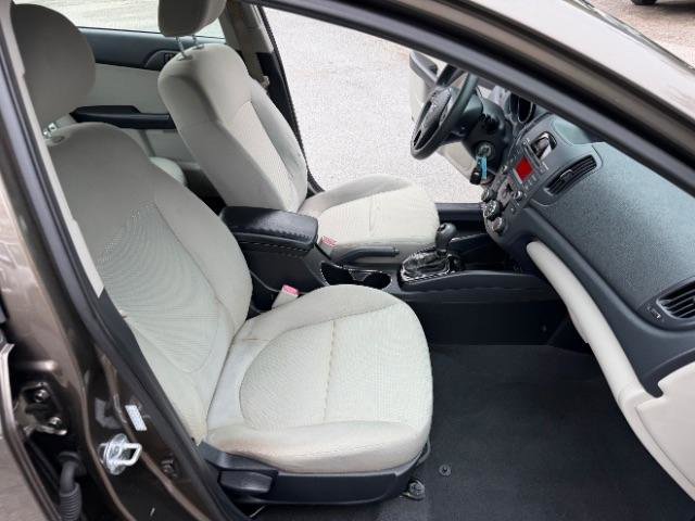 Used 2011 Kia Forte EX FWD image 36