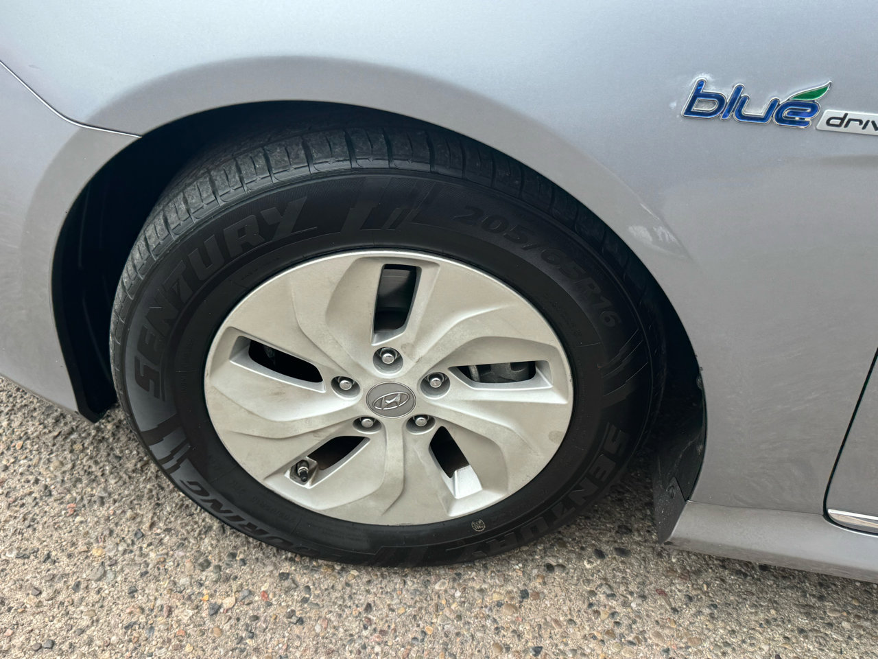 Used 2015 Hyundai Sonata Hybrid image 12