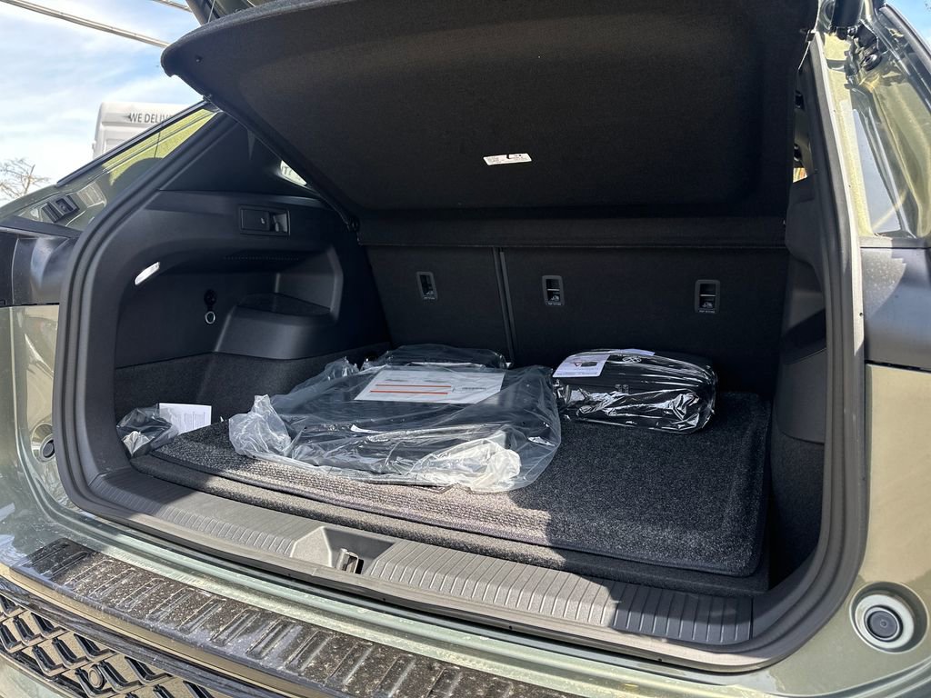 New 2026 Volkswagen Tiguan SEL R-Line AWD/4WD image 13