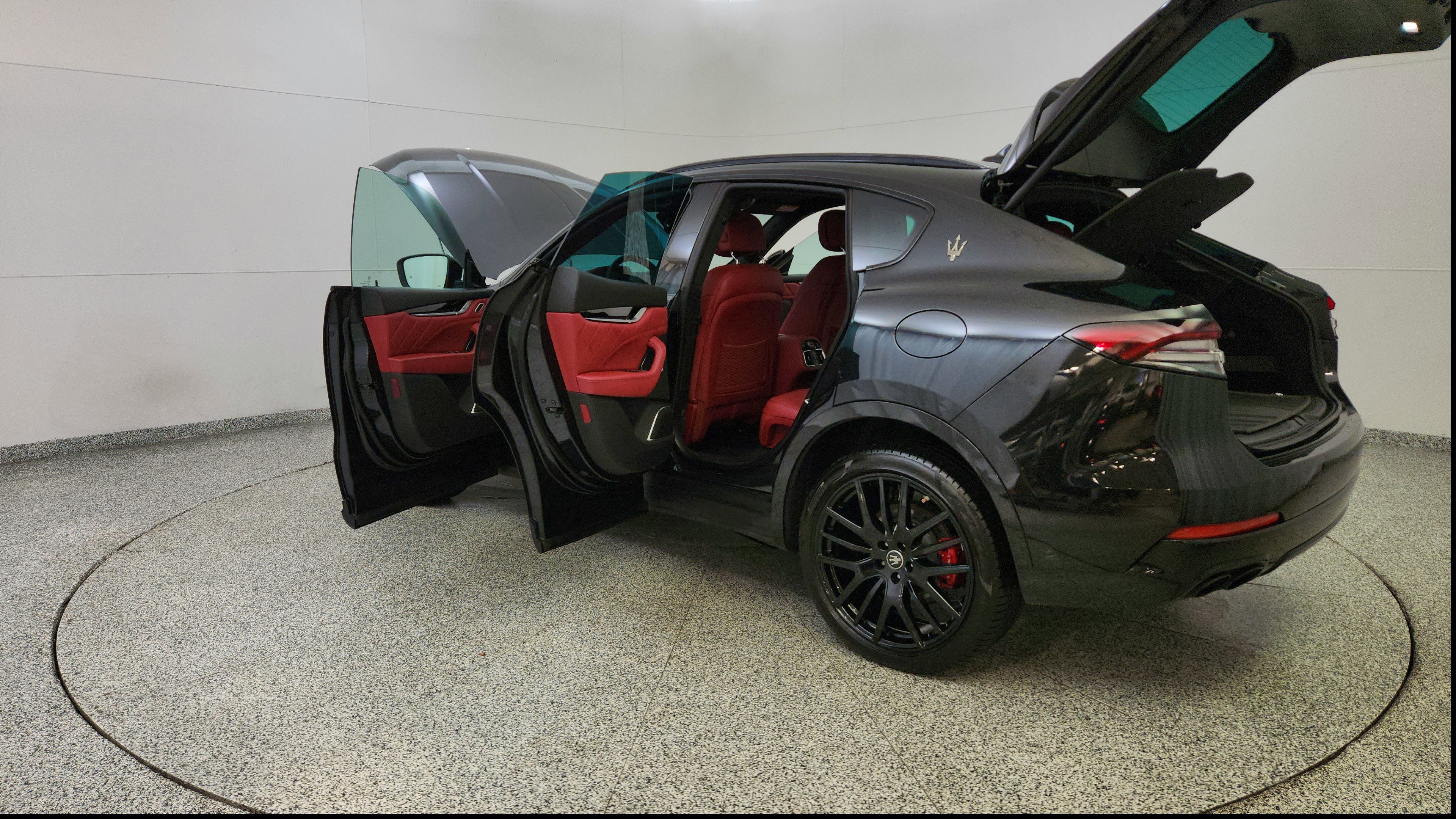 Used 2022 Maserati Levante GT AWD/4WD image 11