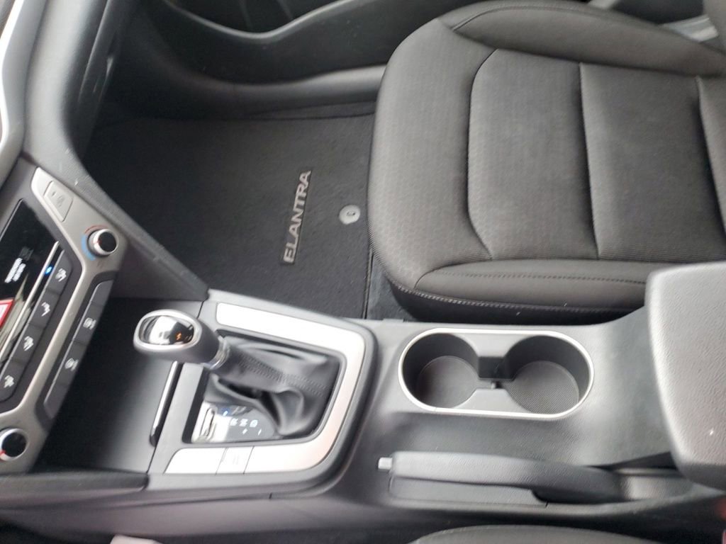 Used 2018 Hyundai Elantra SE image 21