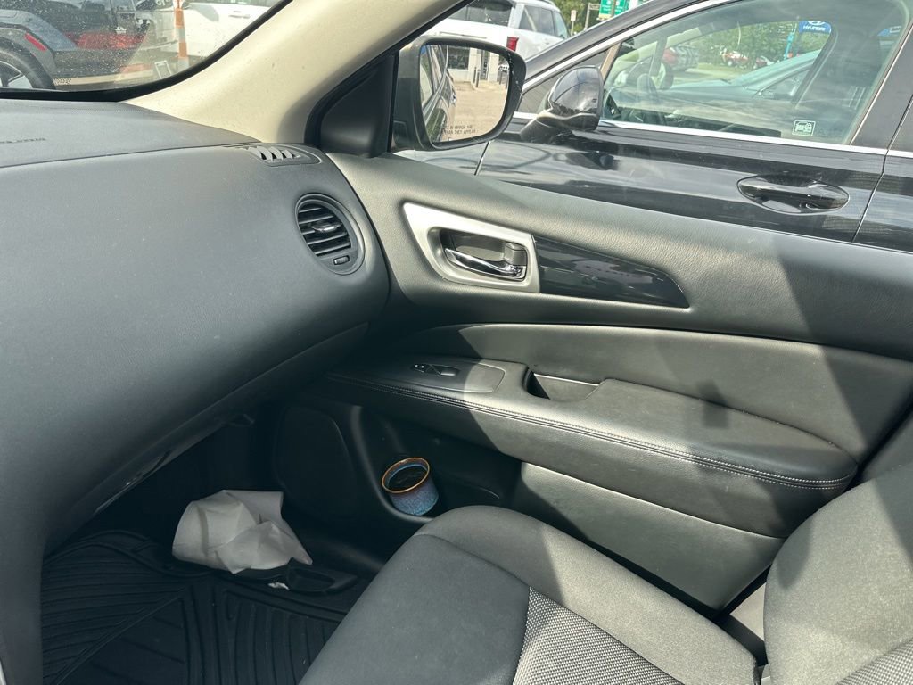Used 2019 Nissan Pathfinder S AWD/4WD image 6