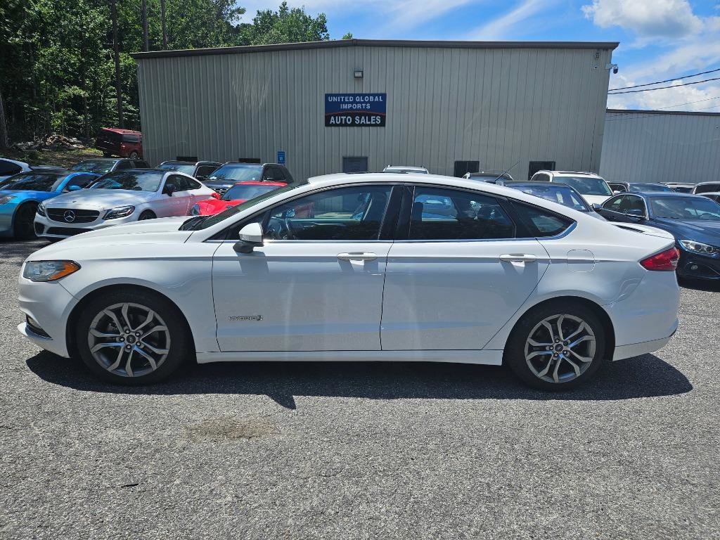 Used 2017 Ford Fusion SE w/ Equipment Group 601A FWD image 7