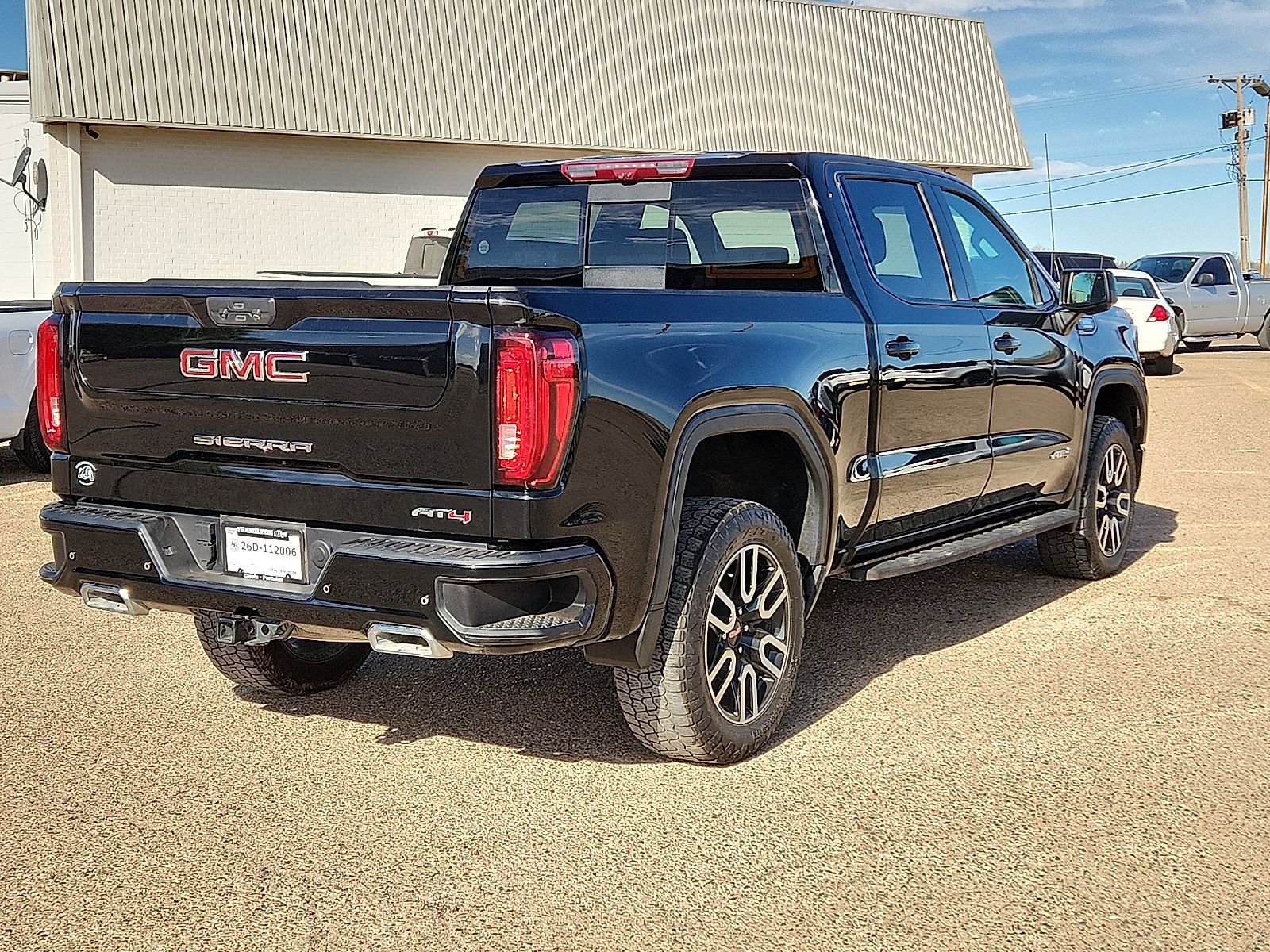 Used 2024 GMC Sierra 1500 AT4 w/ Technology Package image 4