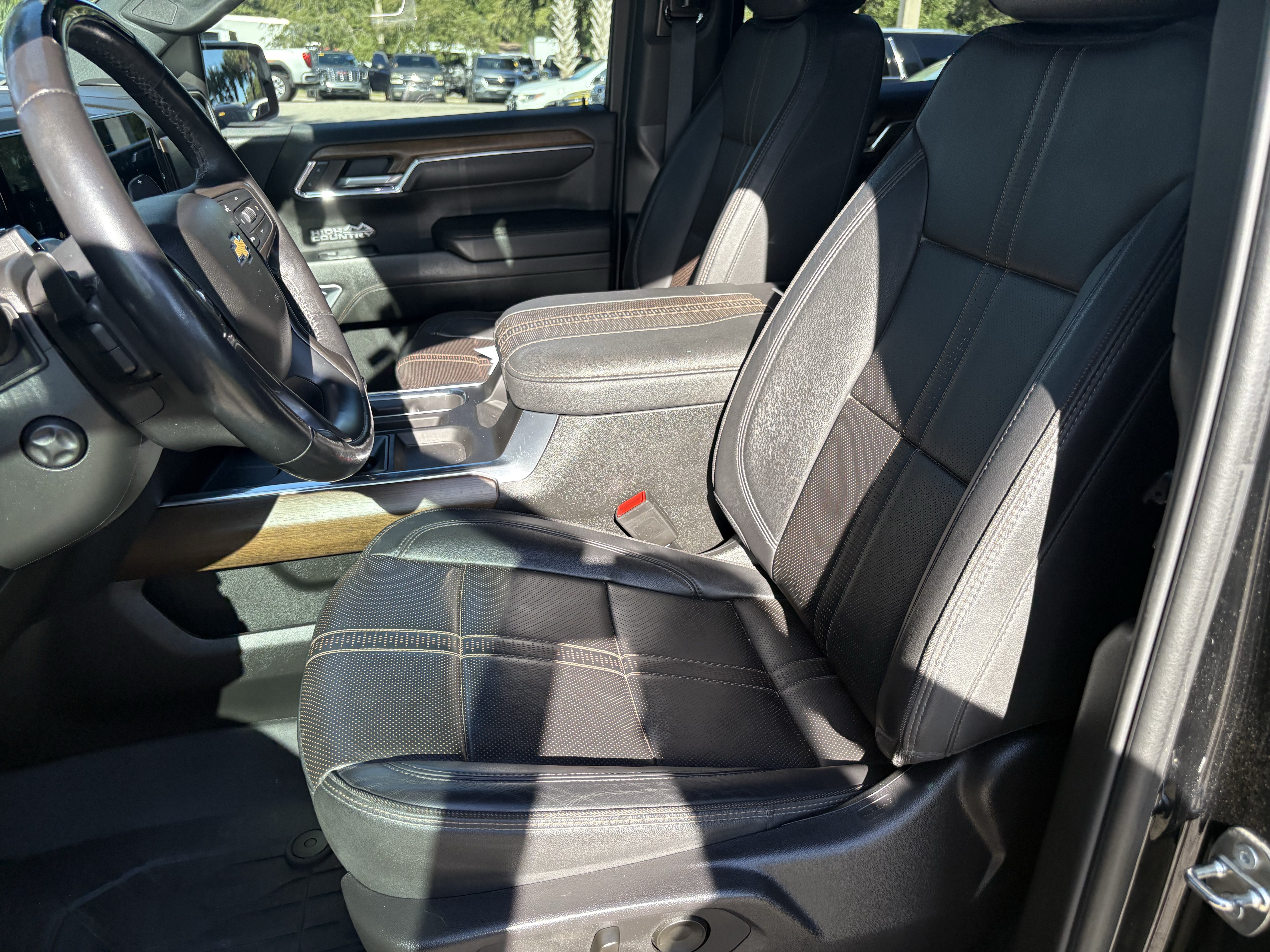 Certified 2024 Chevrolet Silverado 1500 High Country AWD/4WD image 10