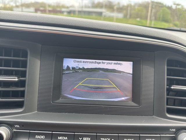 Used 2020 Hyundai Elantra SE FWD image 17