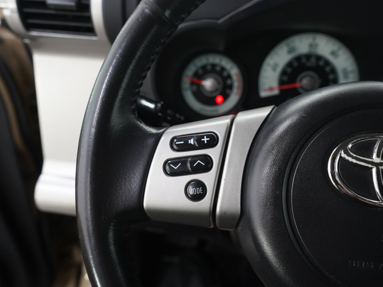 Used 2011 Toyota FJ Cruiser 4WD w/ Upgrade Pkg image 26