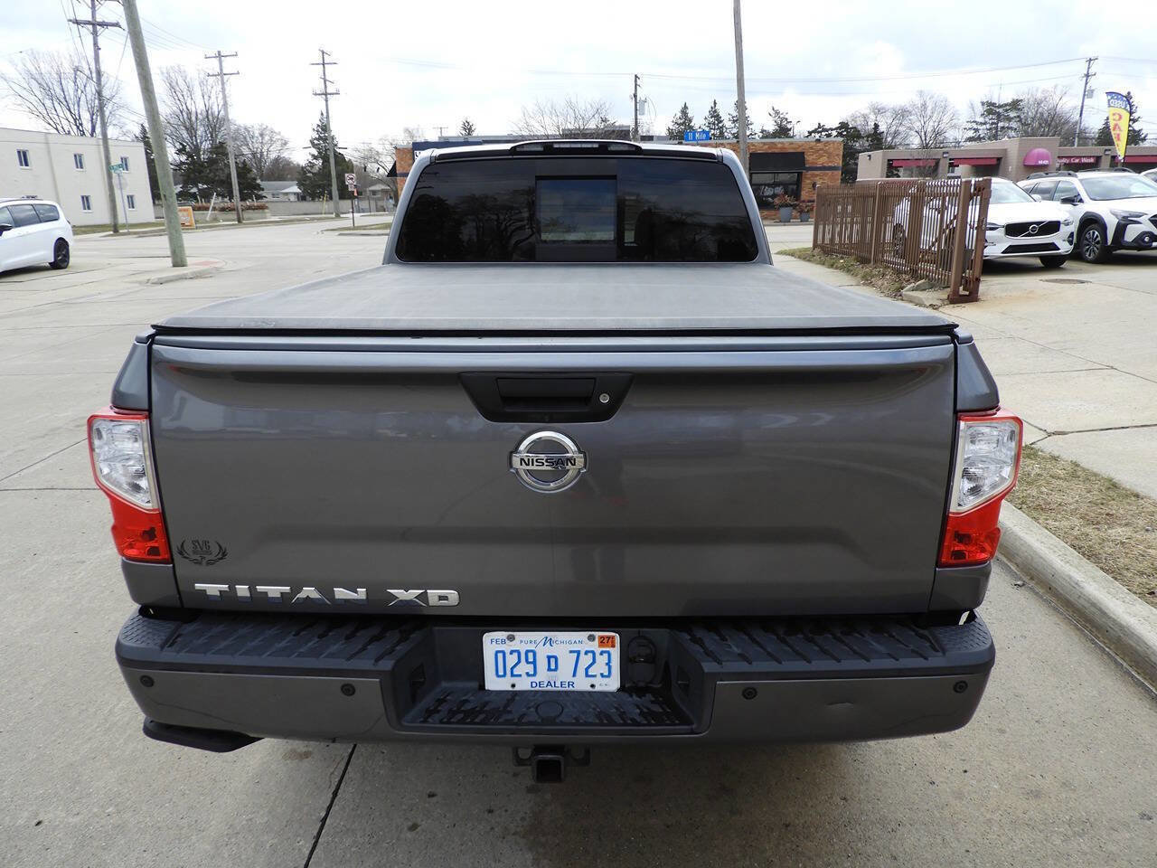 Used 2018 Nissan Titan SL w/ Chrome Package image 10