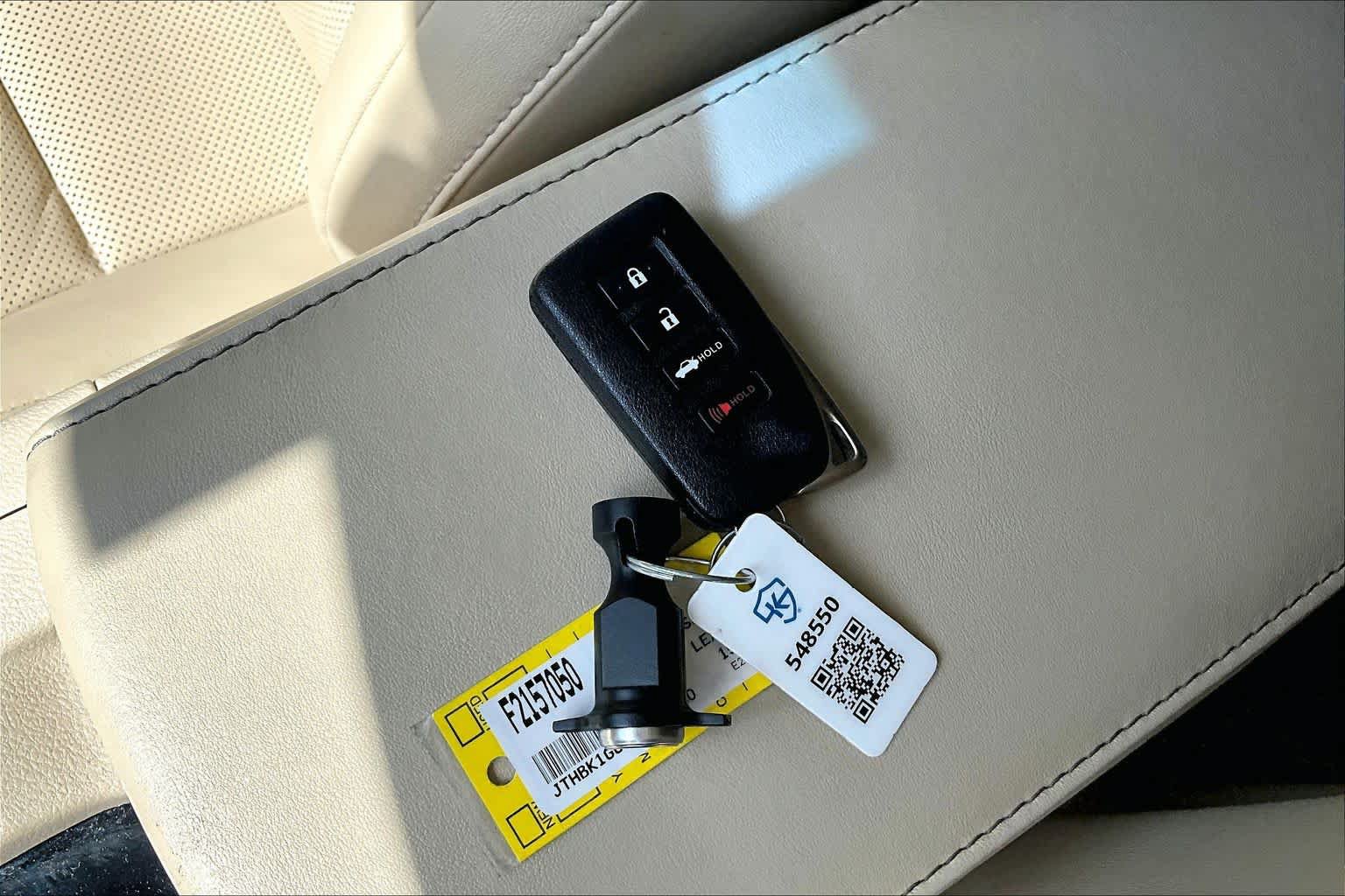 Used 2015 Lexus ES 350 w/ Premium Package FWD image 14