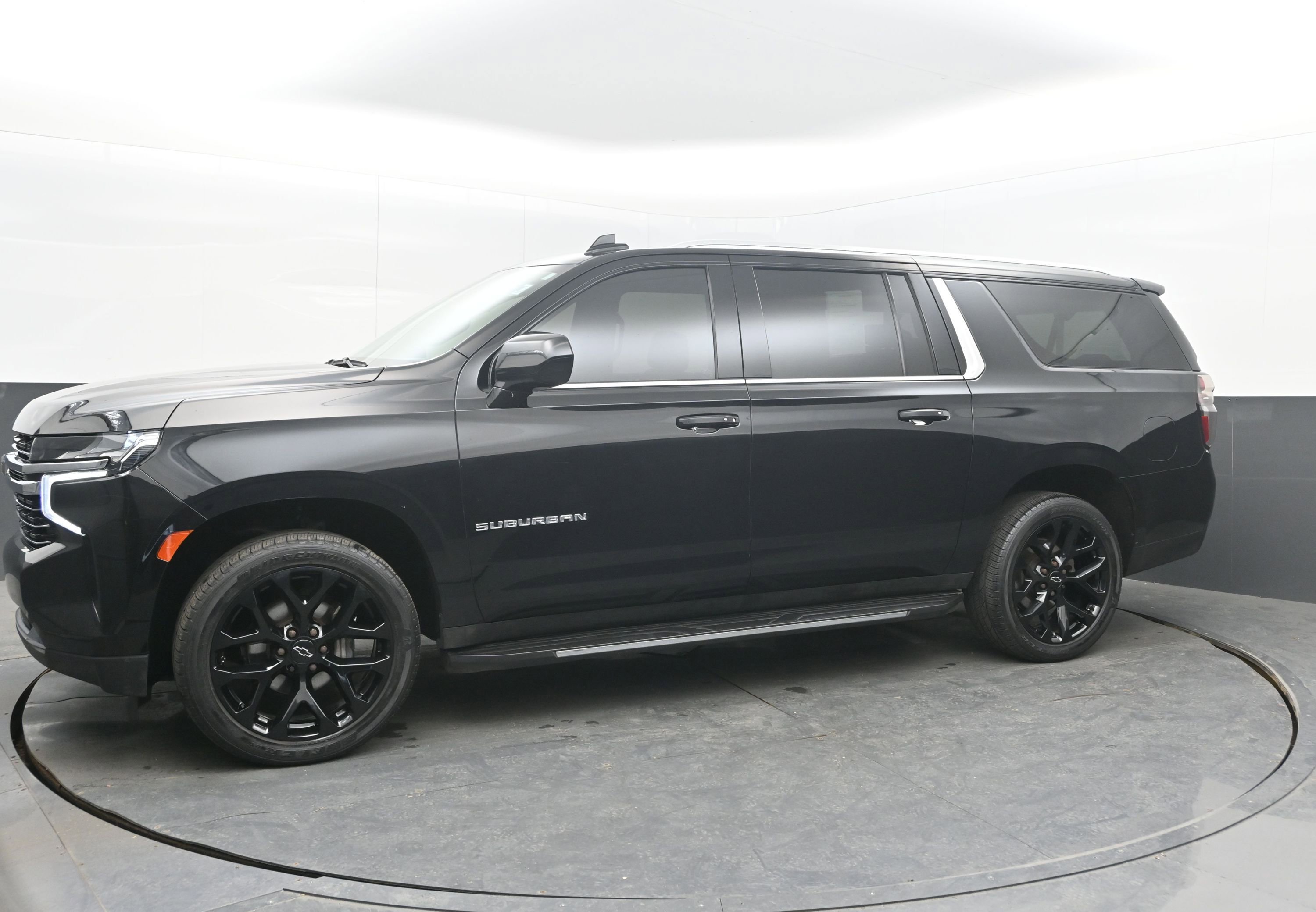 Used 2021 Chevrolet Suburban LT image 5