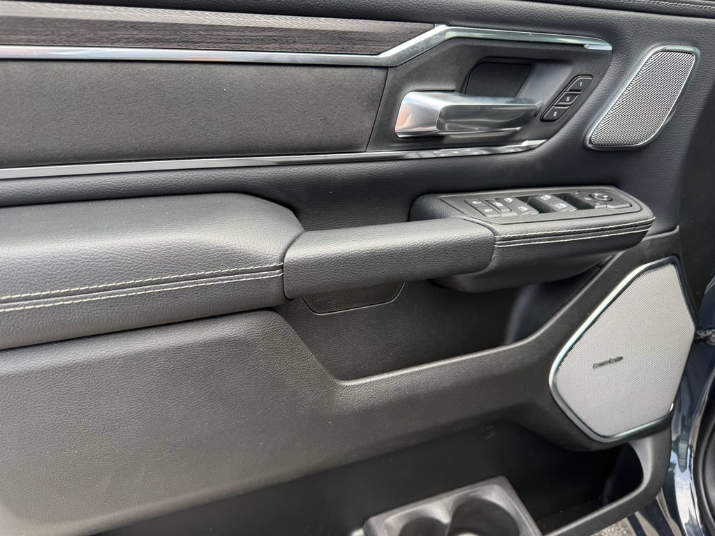 New 2026 RAM 1500 Laramie AWD/4WD image 11