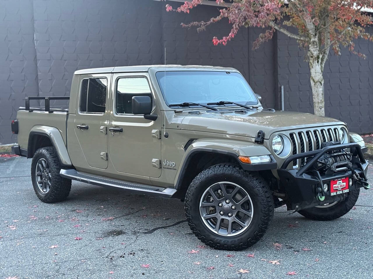 Used 2020 Jeep Gladiator Overland w/ Cold Weather Group AWD/4WD image 2