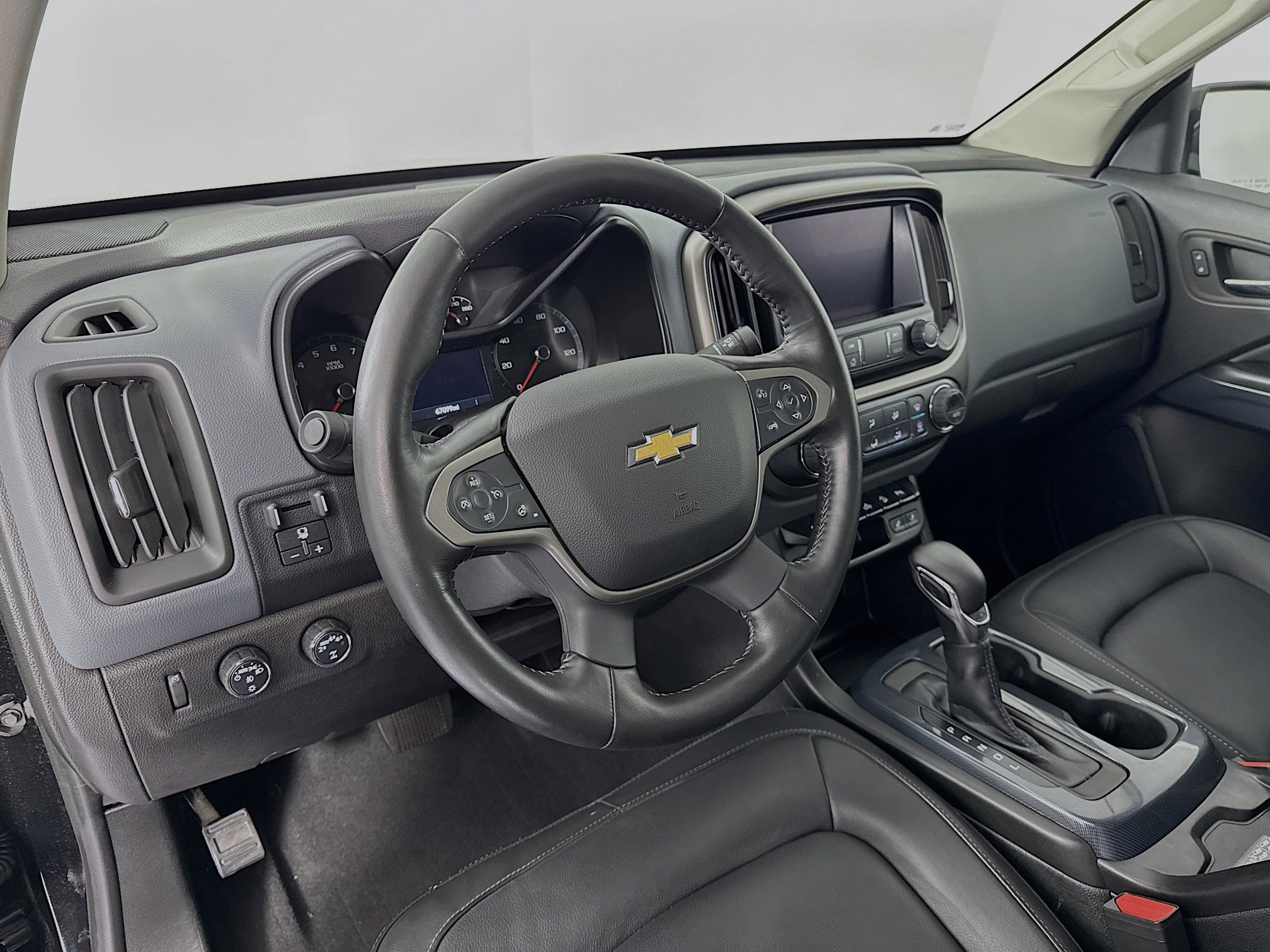 Used 2022 Chevrolet Colorado Z71 AWD/4WD image 9