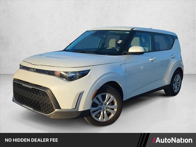 Used 2025 Kia Soul LX FWD image 1