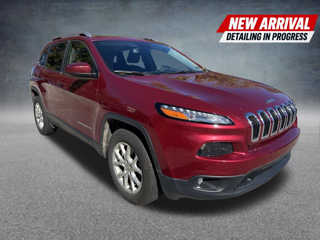 Used 2015 Jeep Cherokee Latitude w/ Cold Weather Group AWD/4WD image 1