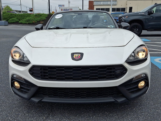 Used 2020 FIAT 124 Spider Abarth w/ Convenience Group RWD image 2