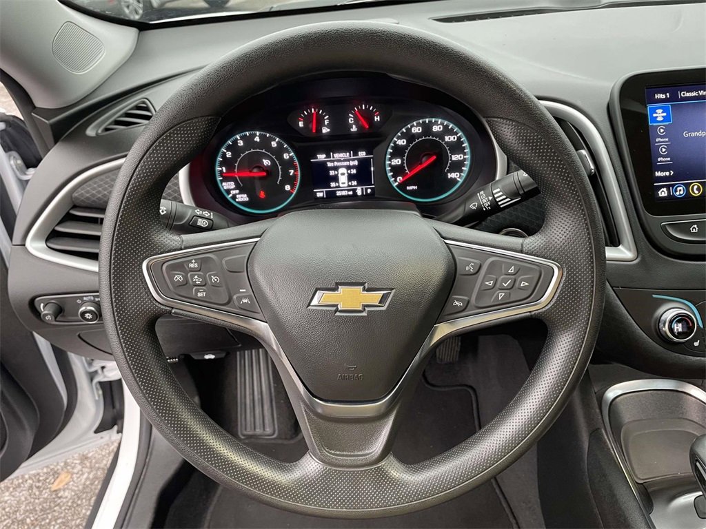 Used 2025 Chevrolet Malibu LT image 18