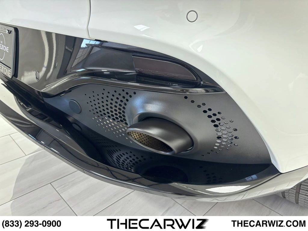 Used 2021 Aston Martin DBX AWD/4WD image 37