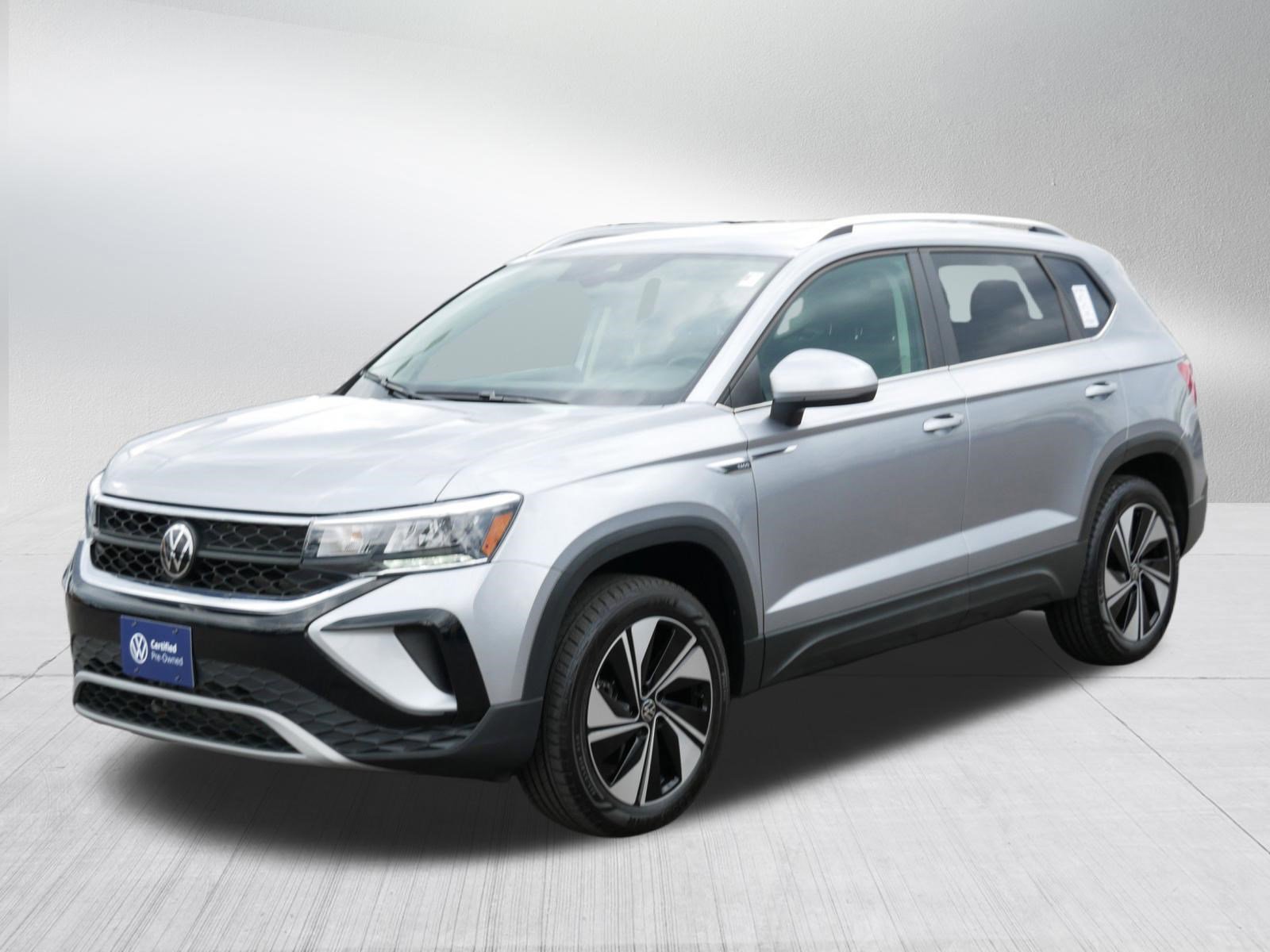 Certified 2023 Volkswagen Taos SE w/ Panoramic Sunroof Package AWD/4WD image 3