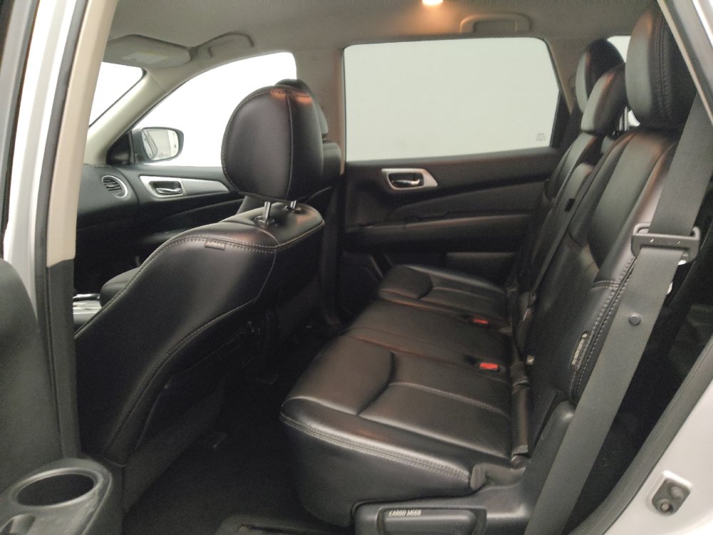 Used 2019 Nissan Pathfinder SL FWD image 18