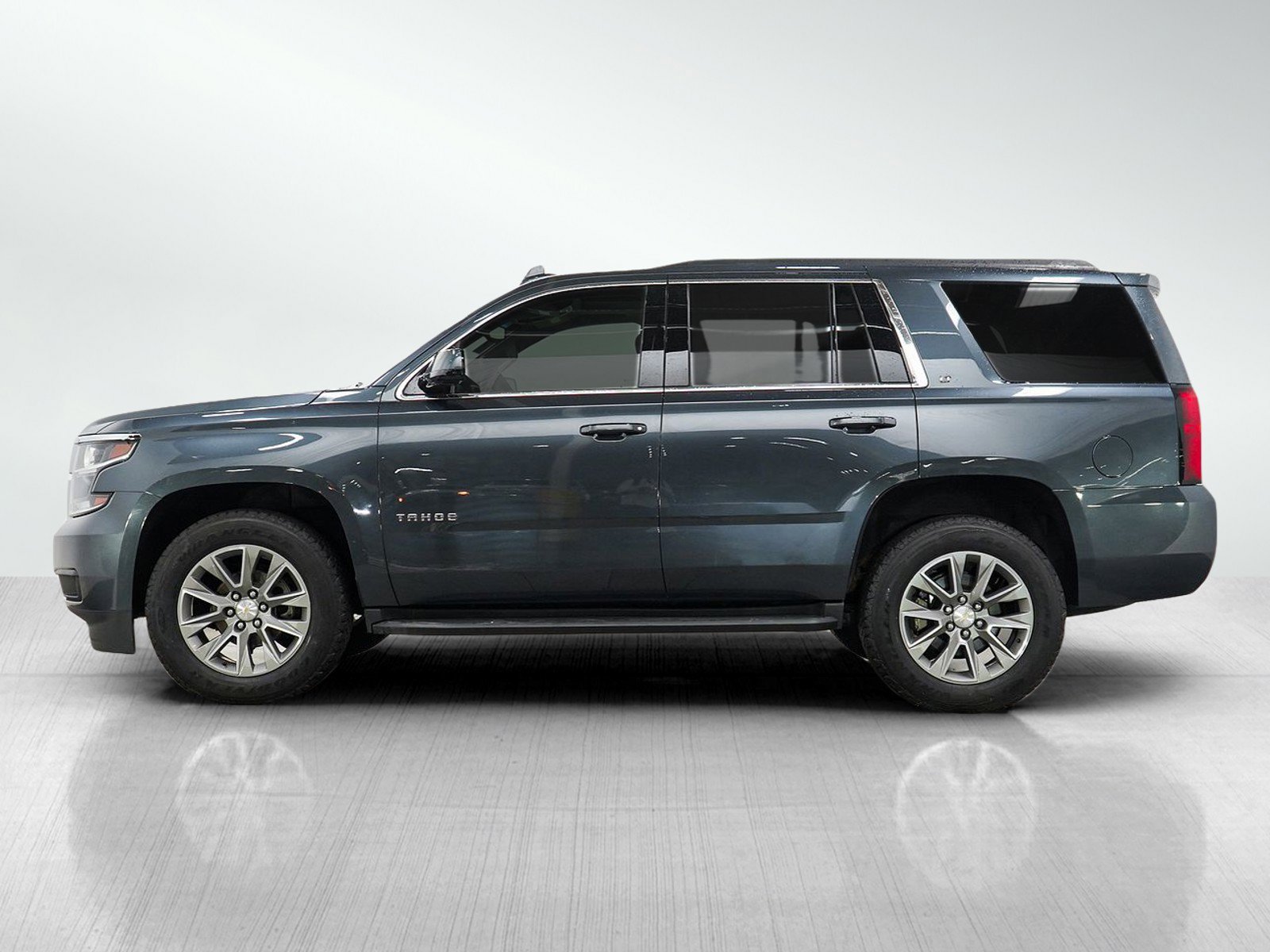 Used 2019 Chevrolet Tahoe LT AWD/4WD image 2