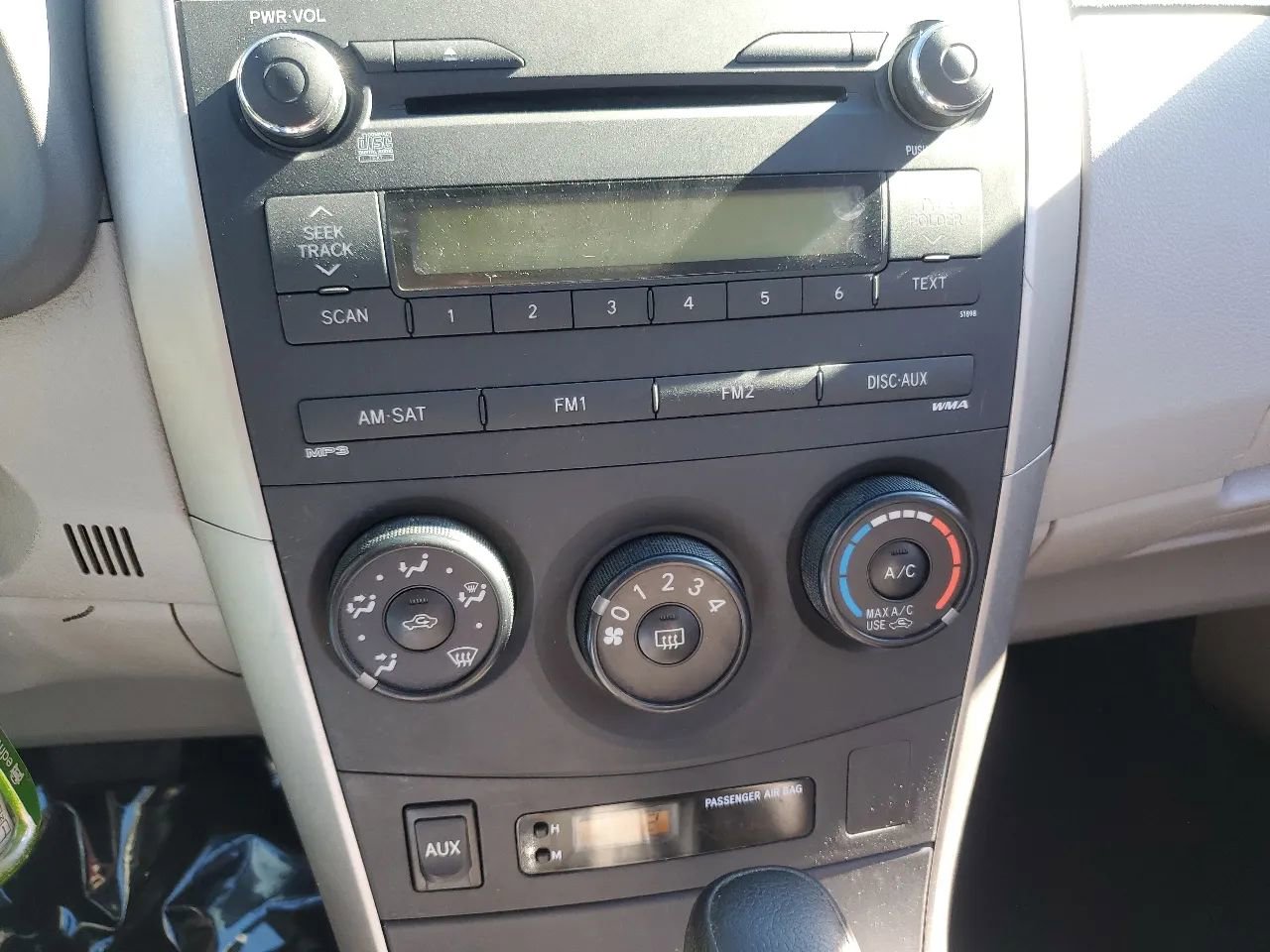 Used 2010 Toyota Corolla LE image 28