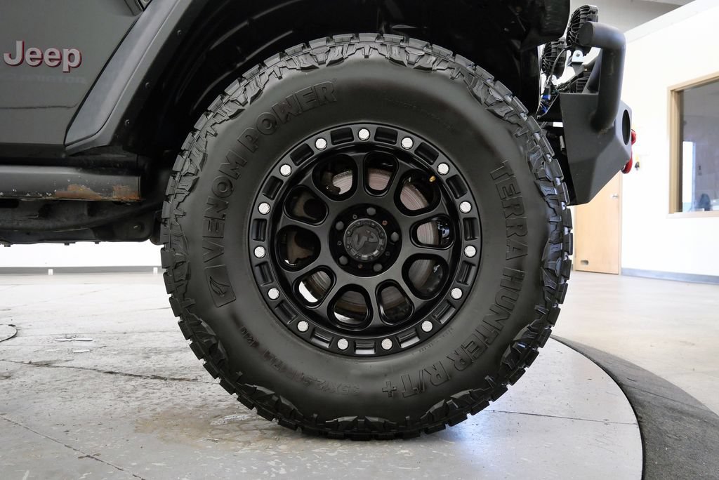 Used 2020 Jeep Gladiator Rubicon w/ Dual Top Group AWD/4WD image 36