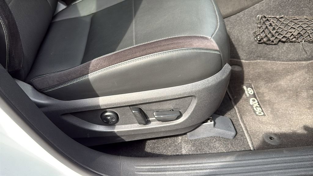Used 2023 INFINITI QX50 Sensory w/ Accent Package FWD image 13