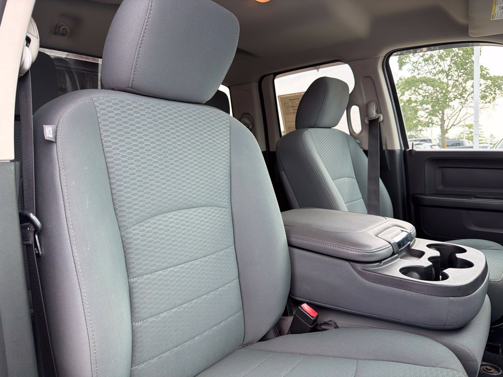 Used 2018 RAM 1500 Express AWD/4WD image 29