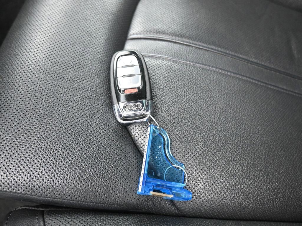 Used 2015 Audi A8 4.0T w/ Premium Package image 56