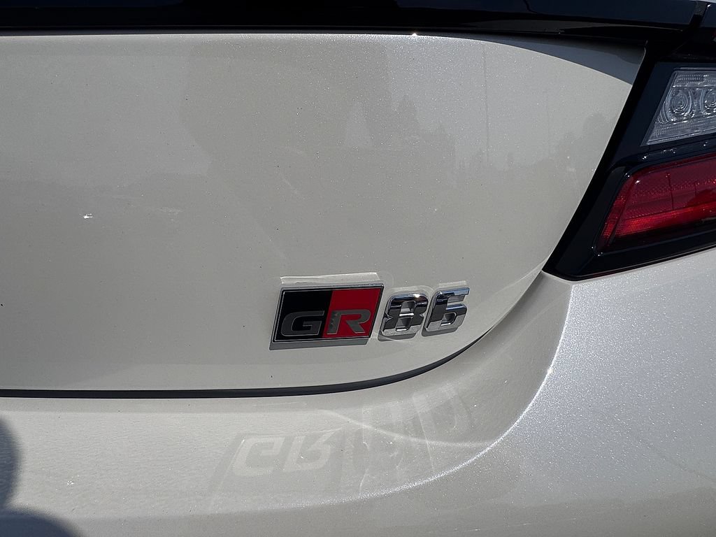 Used 2025 Toyota GR86 w/ ALL Weather Mat Package (TMS) RWD image 15