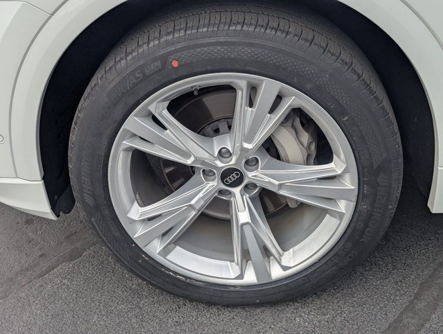 Used 2022 Audi Q8 Premium Plus w/ Premium Plus Package image 12