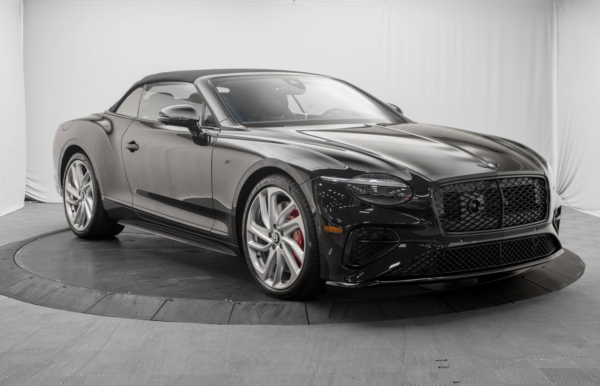 New 2026 Bentley Continental GTC AWD/4WD image 9