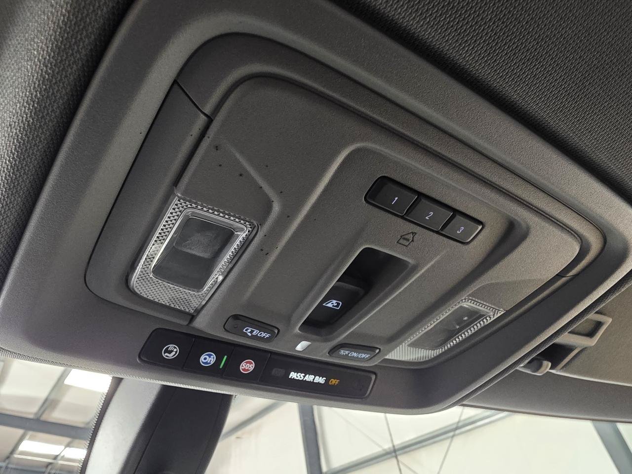 Used 2020 Chevrolet Silverado 1500 RST AWD/4WD image 18
