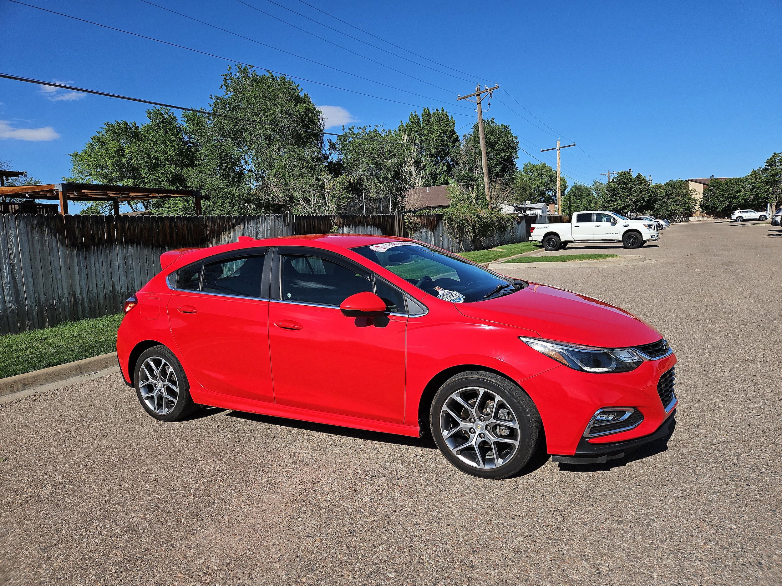 Used 2017 Chevrolet Cruze LT w/ Convenience Package FWD image 2