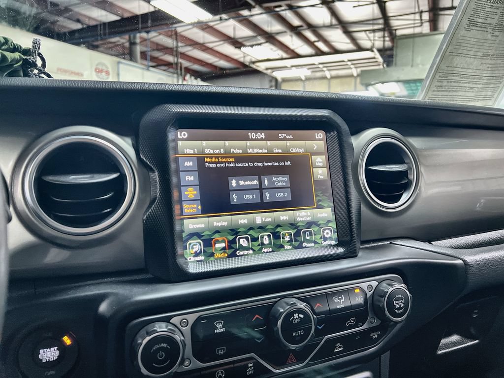 Used 2023 Jeep Gladiator Overland AWD/4WD image 29