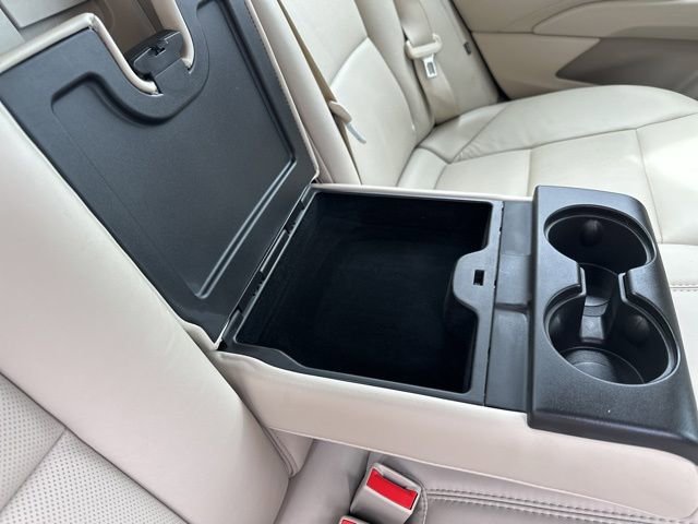Used 2013 Cadillac XTS Premium FWD image 17