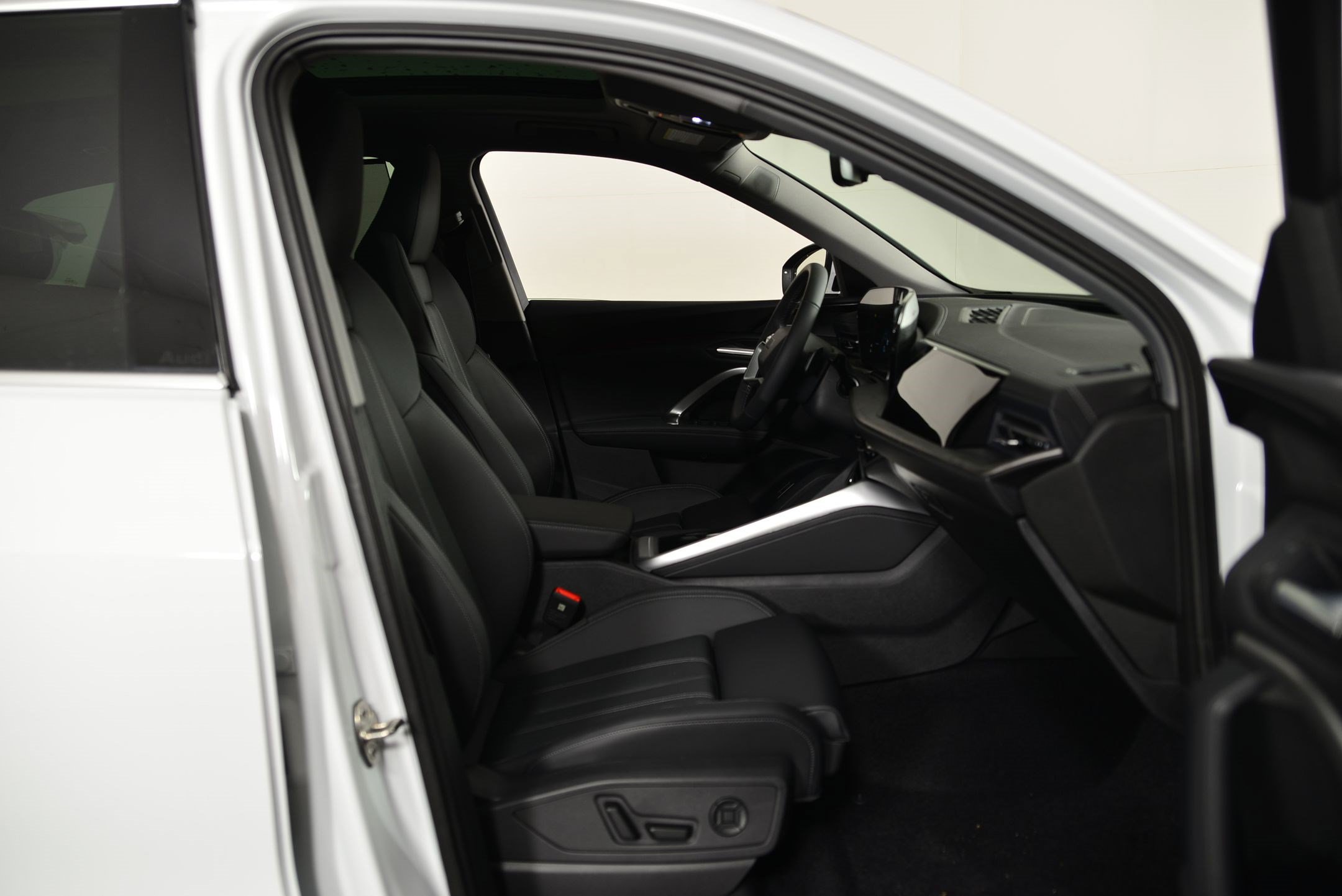 New 2025 Audi Q5 Premium AWD/4WD image 16