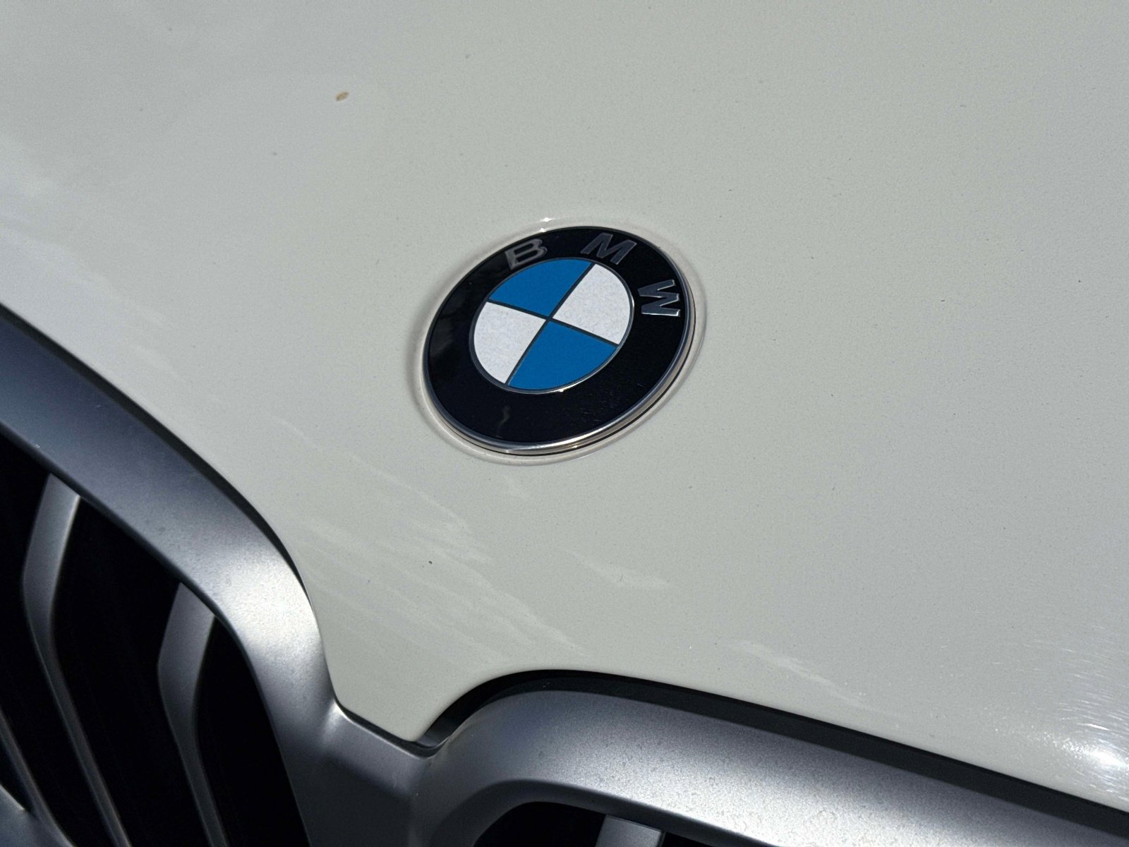 Used 2023 BMW X6 xDrive40i w/ Premium Package image 9