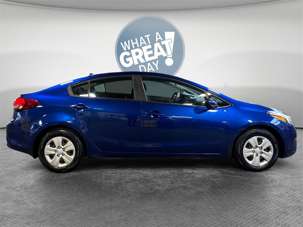 Used 2018 Kia Forte LX image 2