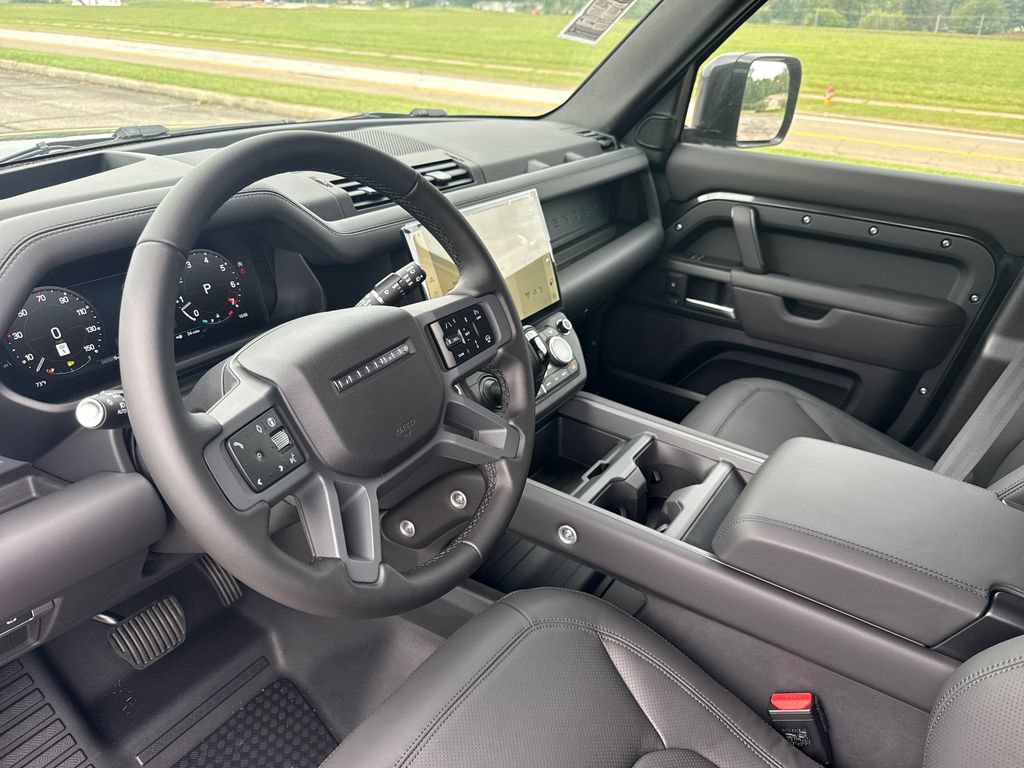 New 2026 Land Rover Defender 110 X-Dynamic SE AWD/4WD image 10