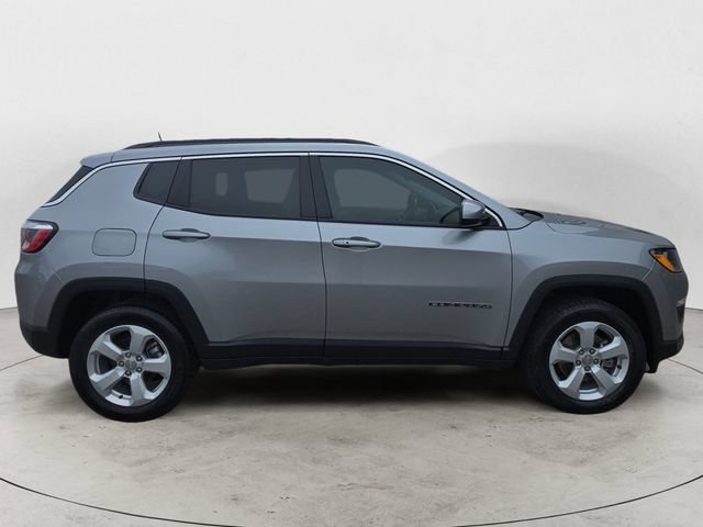 Used 2017 Jeep Compass Latitude w/ Popular Equipment Group AWD/4WD image 6