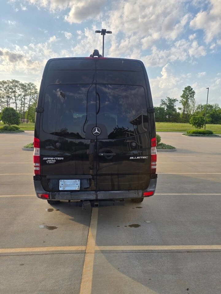 Used 2014 Mercedes-Benz Sprinter 2500 image 7