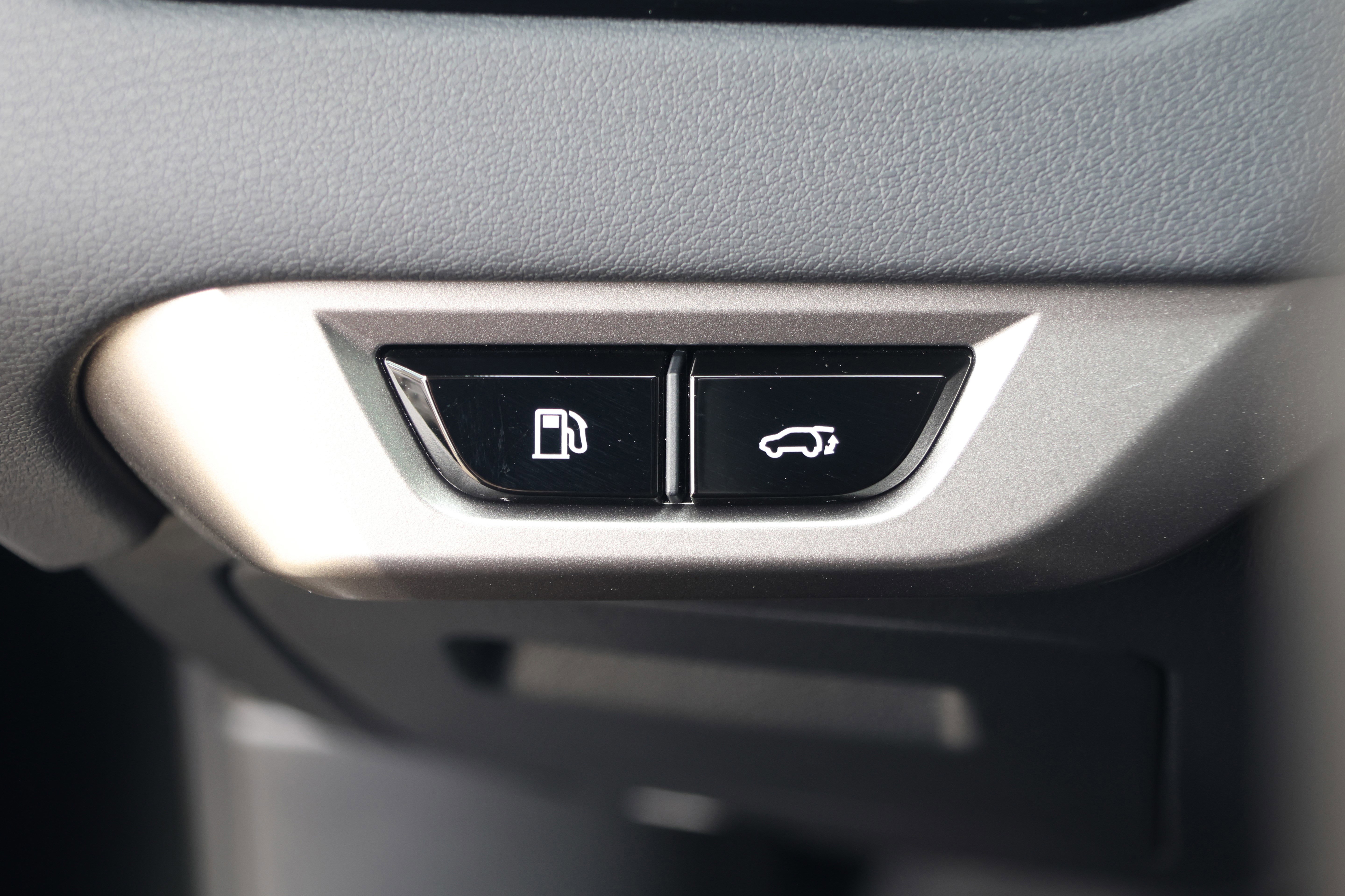 Certified 2025 Lexus RX 450h AWD w/ Convenience Package image 16