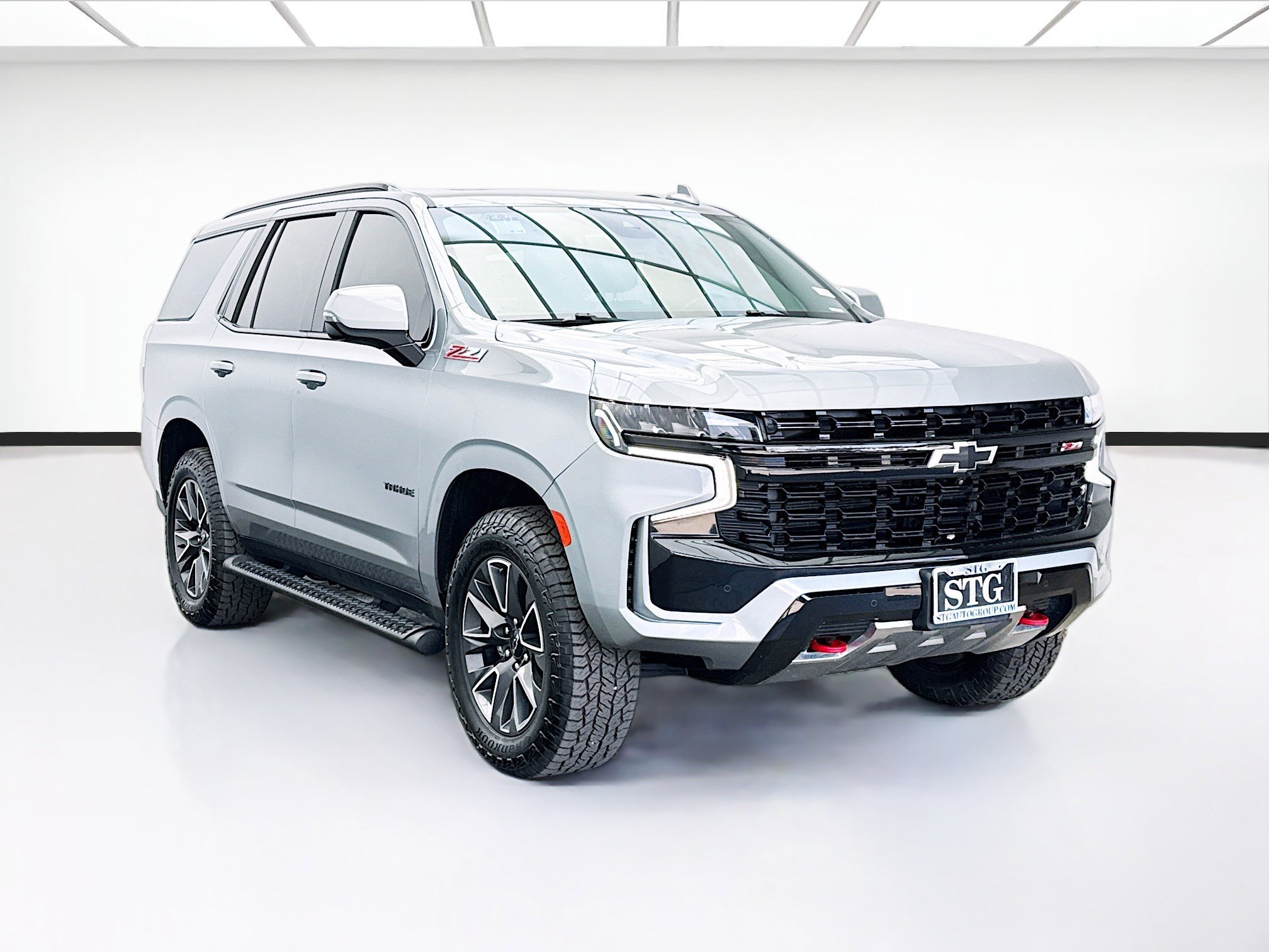Used 2024 Chevrolet Tahoe Z71 w/ Luxury Package AWD/4WD image 3