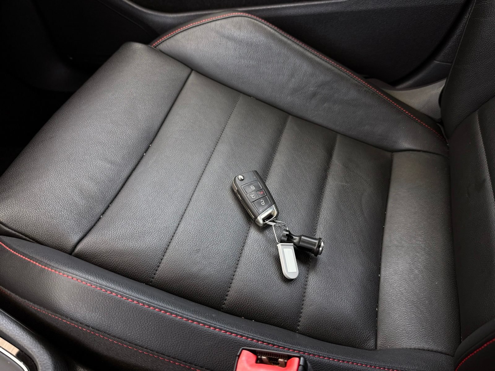 Used 2018 Volkswagen GTI SE FWD image 50