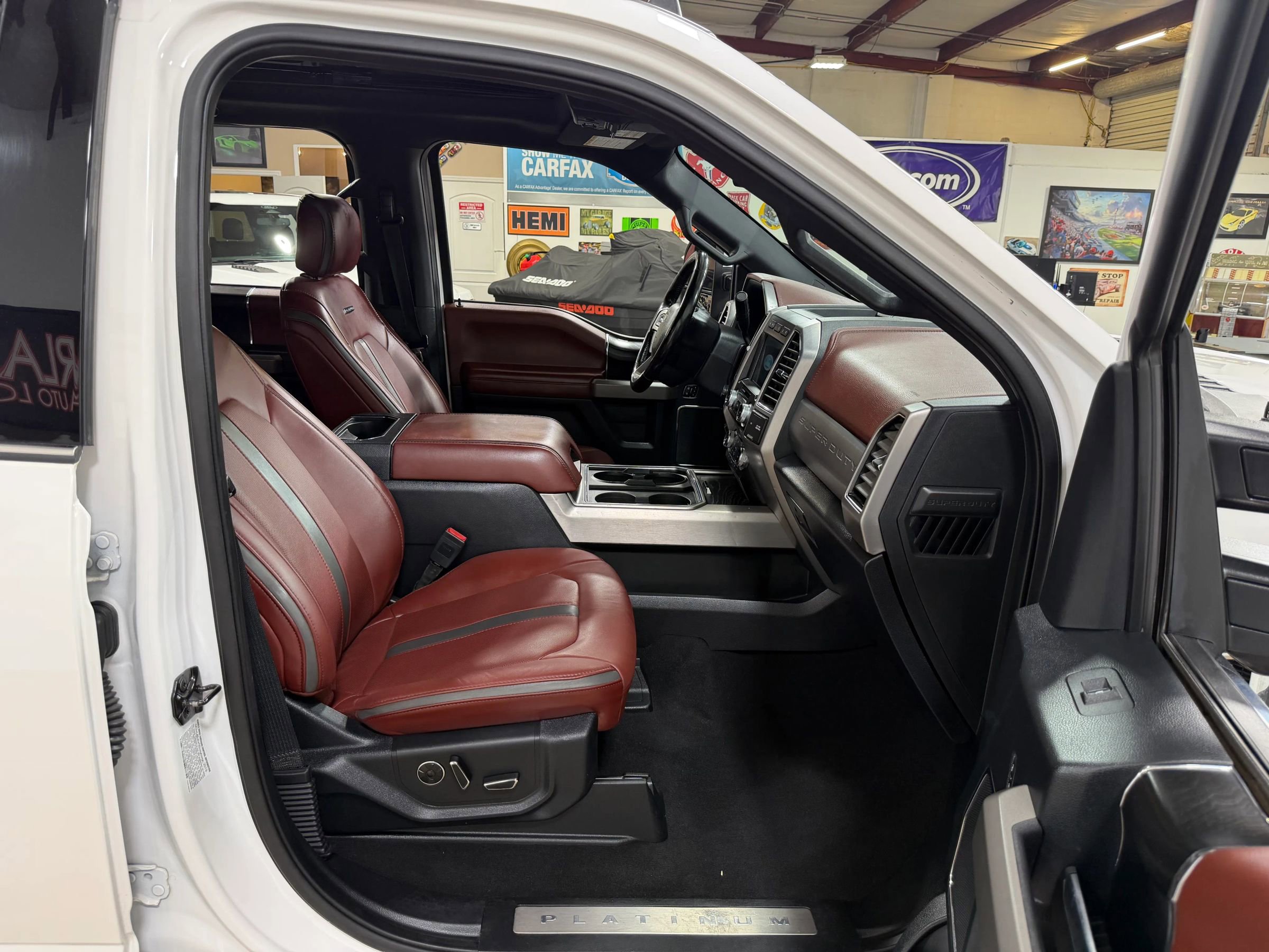 Used 2019 Ford F350 Platinum w/ Platinum Ultimate Package AWD/4WD image 20