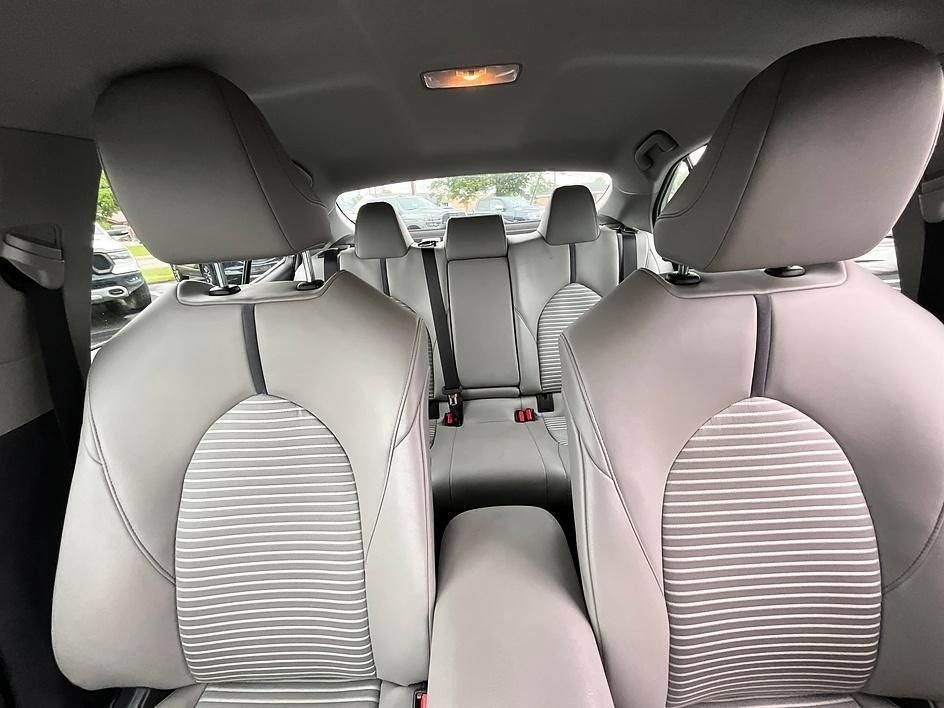 Used 2022 Toyota Camry SE FWD image 34