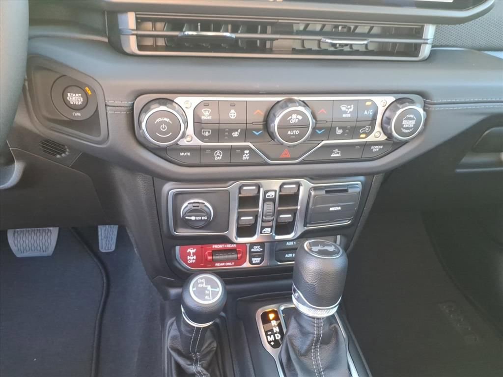 New 2025 Jeep Wrangler Unlimited Rubicon image 18